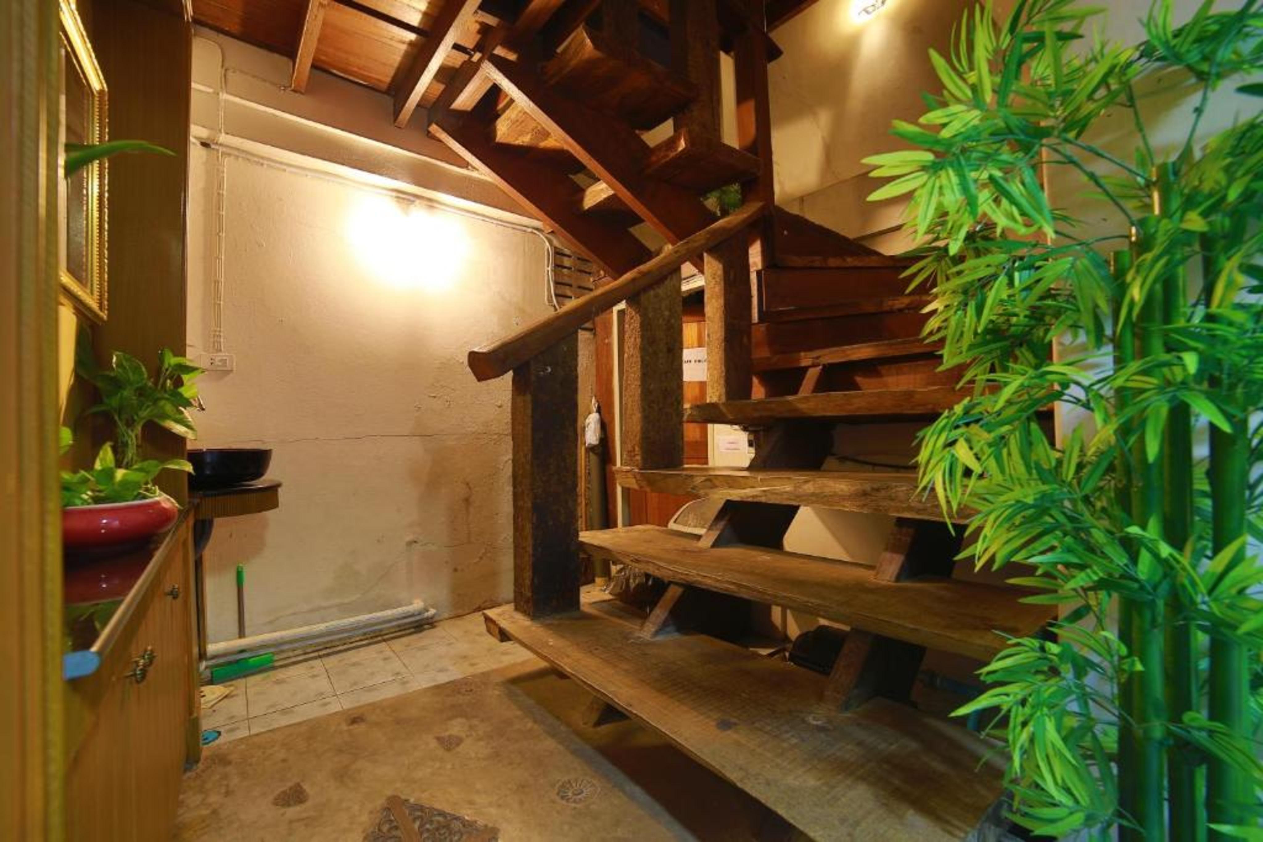 Relax Guesthouse Patong Extérieur photo