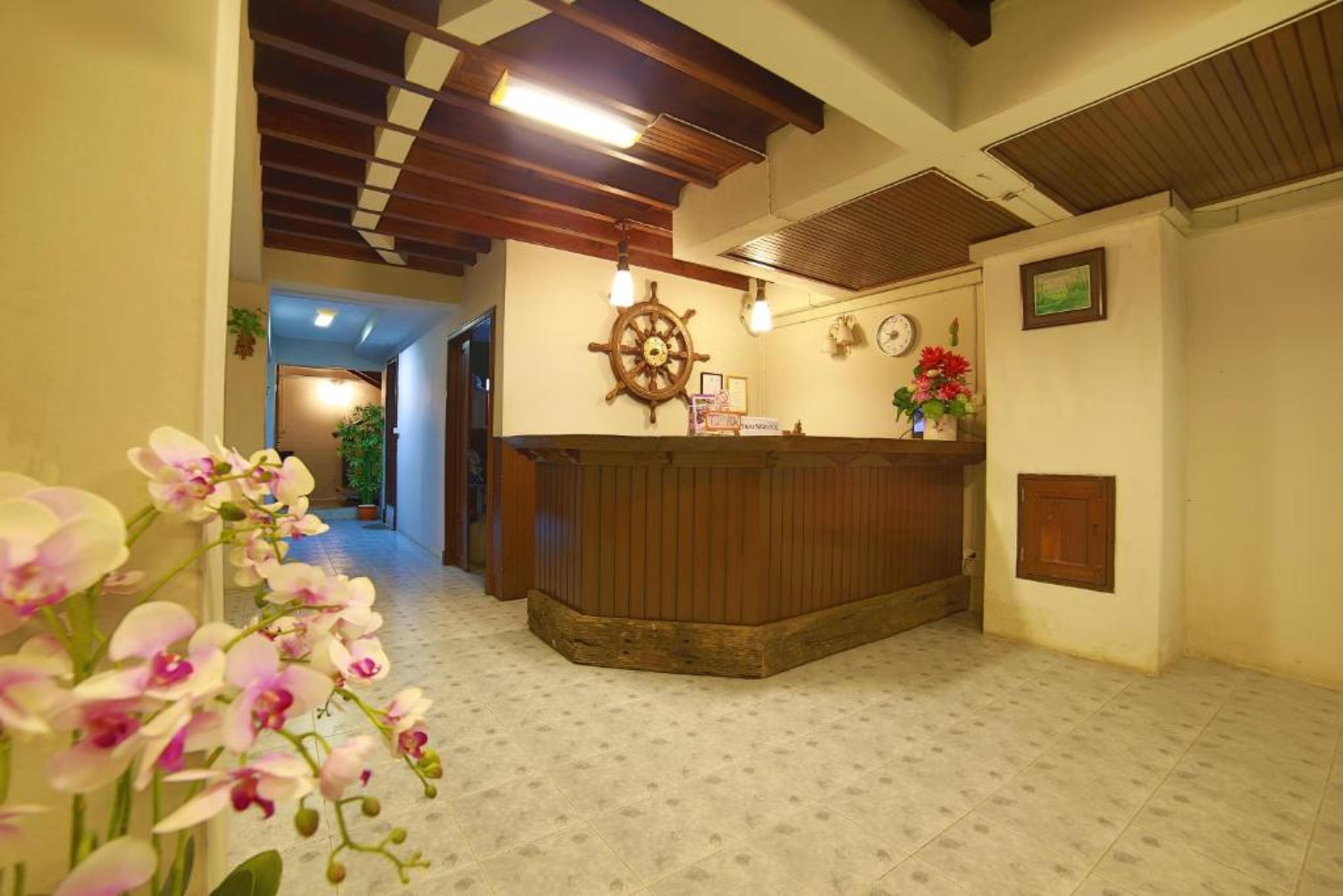 Relax Guesthouse Patong Extérieur photo
